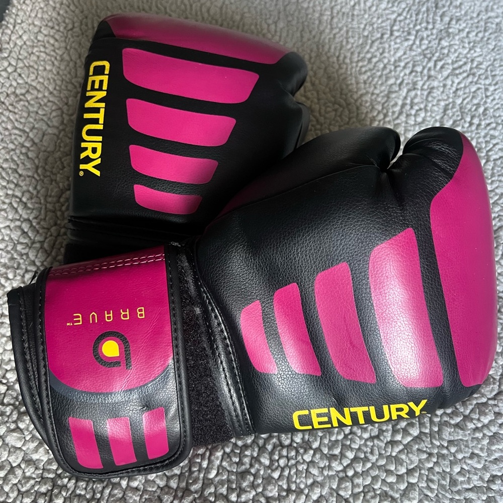 CENTURY - BRAVE WOMENS BOXING GLOVES